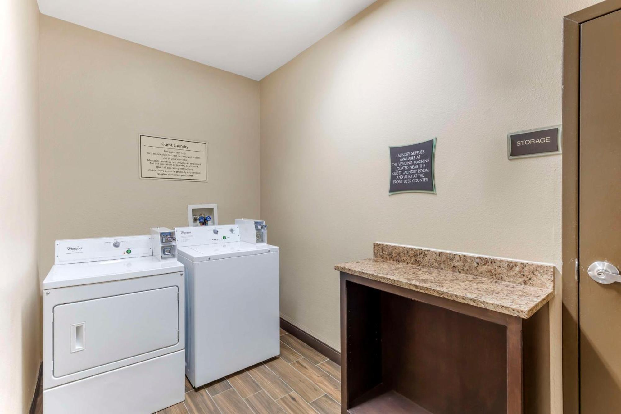 Best Western Plus Burleson Inn & Suites Экстерьер фото