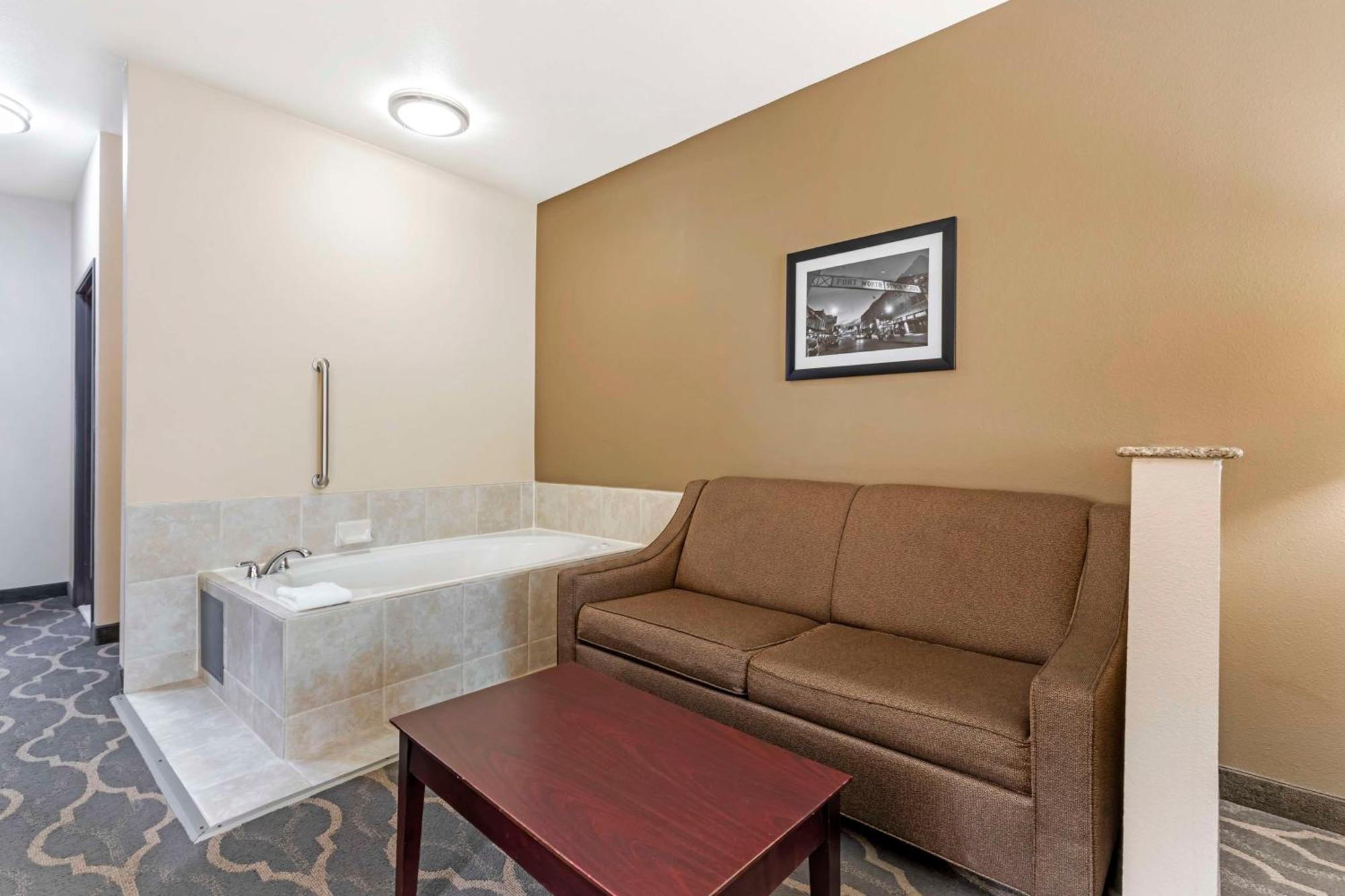 Best Western Plus Burleson Inn & Suites Экстерьер фото